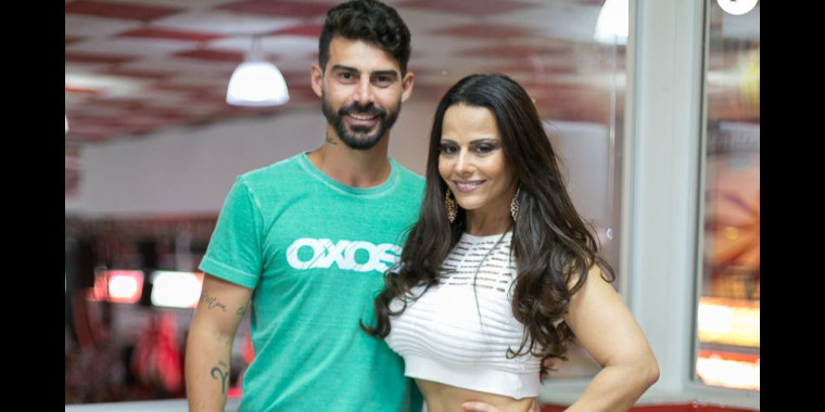 Jogador, ex noivo de Viviane Araújo mora em uma mansão luxuosa