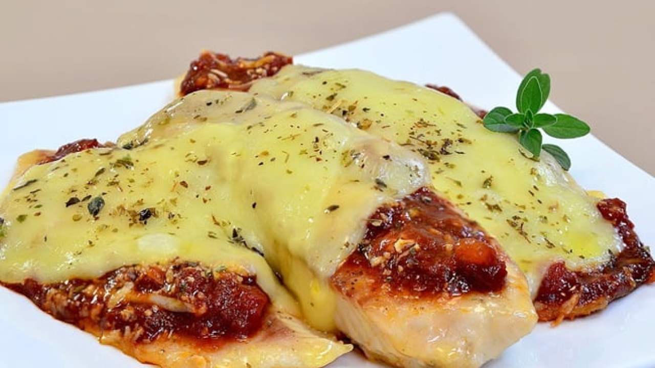 Aprenda a fazer um delicioso peixe a parmegiana para o seu jantar