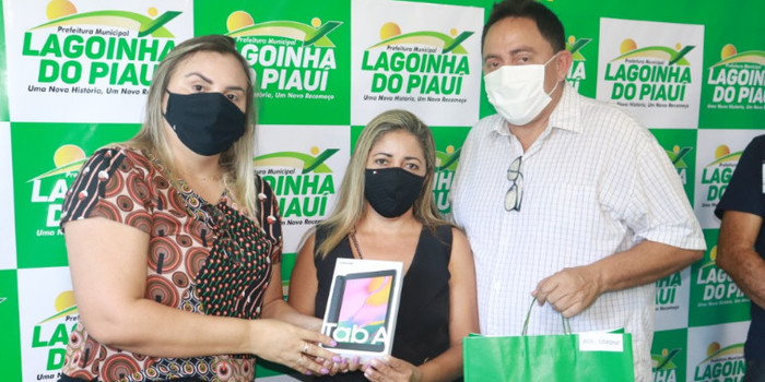 Prefeitura de Lagoinha entrega Tablets para ACS do Município