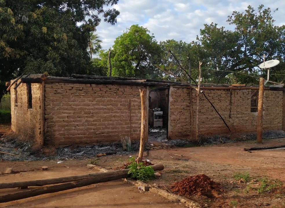 Residências foram incendiadas nessa quarta-feira - Foto: Reprodução