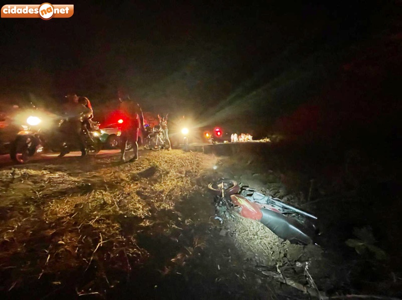 Motociclista foi arrememssado para fora da pista-Foto: Cidades na Net