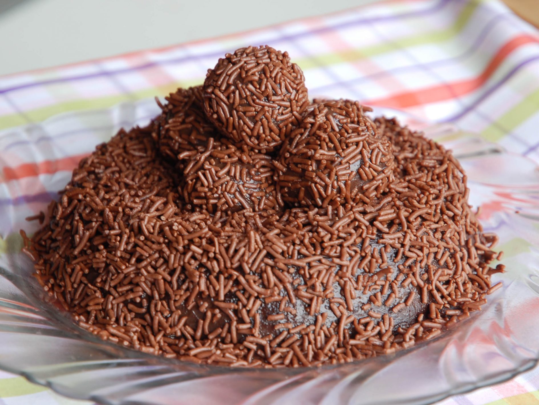 Receita de brigadeirão para a sobremesa entre amigos Receita de brigadeirão para a sobremesa entre amigos