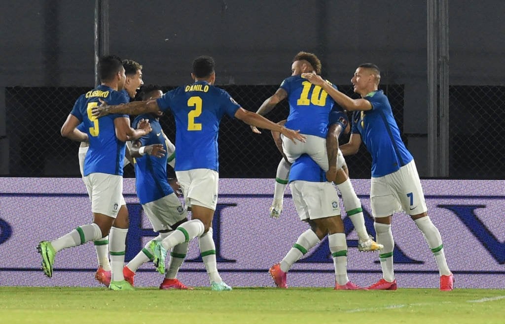 Com gol de Neymar, Brasil vence o Paraguai e lidera Foto: Norberto Duarte- AFPCom gol de Neymar, Brasil vence o Paraguai e lidera Foto: Norberto Duarte- AFP