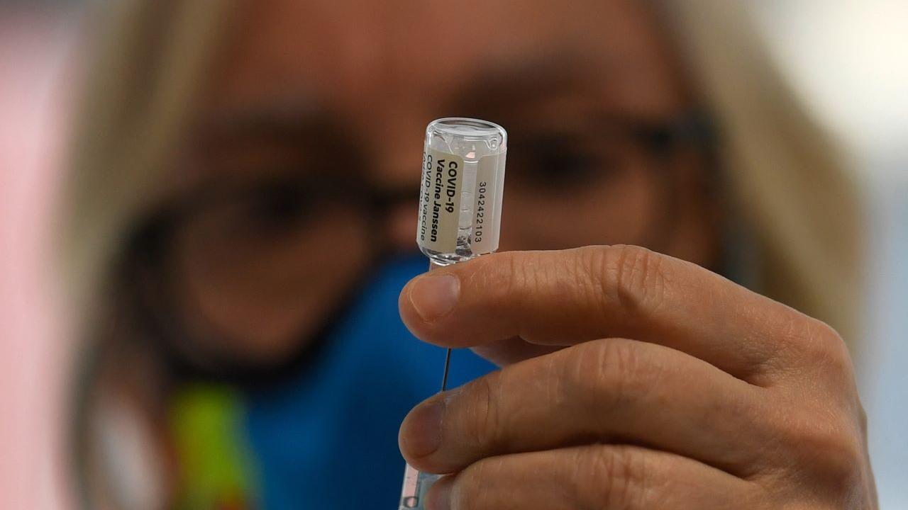 Vacina da farmacêutica Janssen é aplicada em dose única - Foto: Pierre-Philippe Marcou/AFP