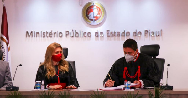 Cleandro Moura é empossado como procurador-geral de Justiça - Vimarsana News