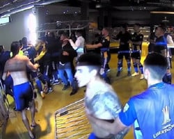 Jogadores do Boca Jrs entram em pancadaria com seguranças do Atlético-MG
