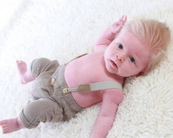 Fofurômetro: bebê com cabeleira loura espetada conquista redes socais