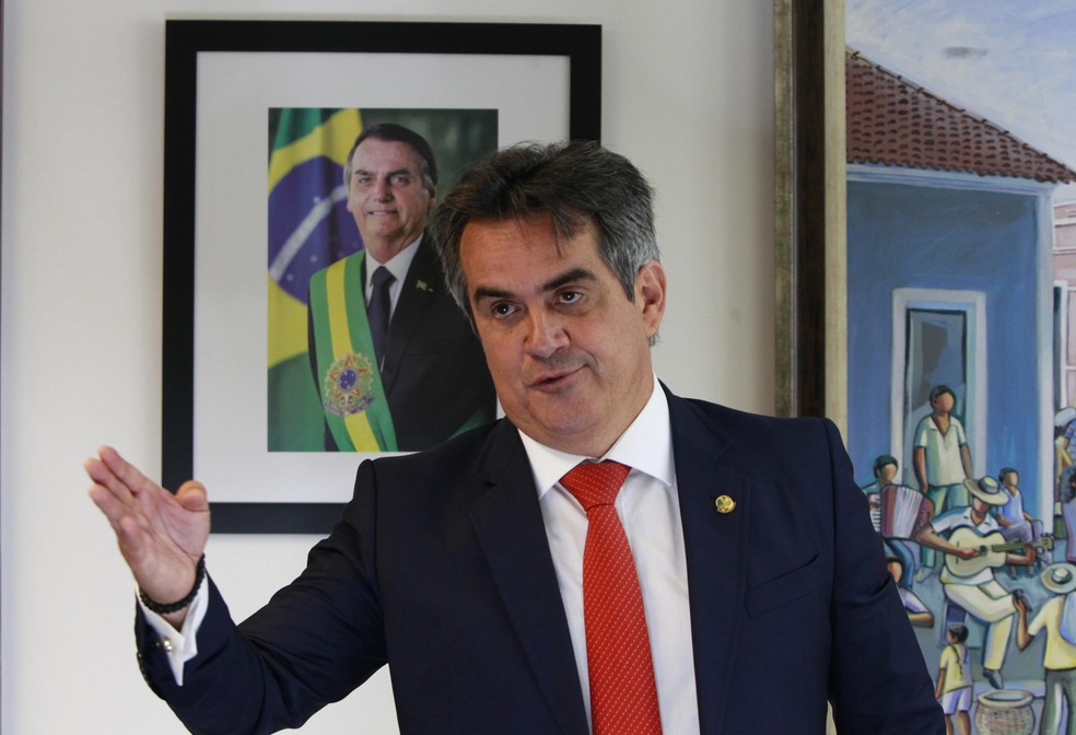 Avião que trazia Ciro ao Brasil tem pane e reunião com Bolsonaro é adiada - Imagem 1