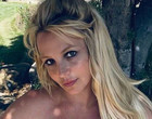 Polêmica, Britney Spears posa topless em meio à batalha pela tutela; fotos