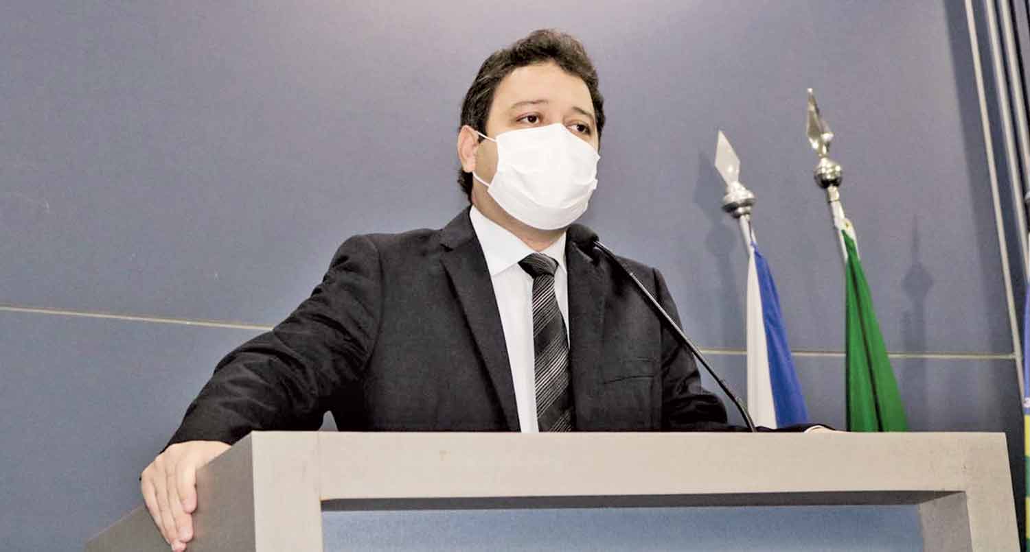 Evandro Hidd afirma que Charles, Kléber e Samuel podem disputar - Vimarsana News
