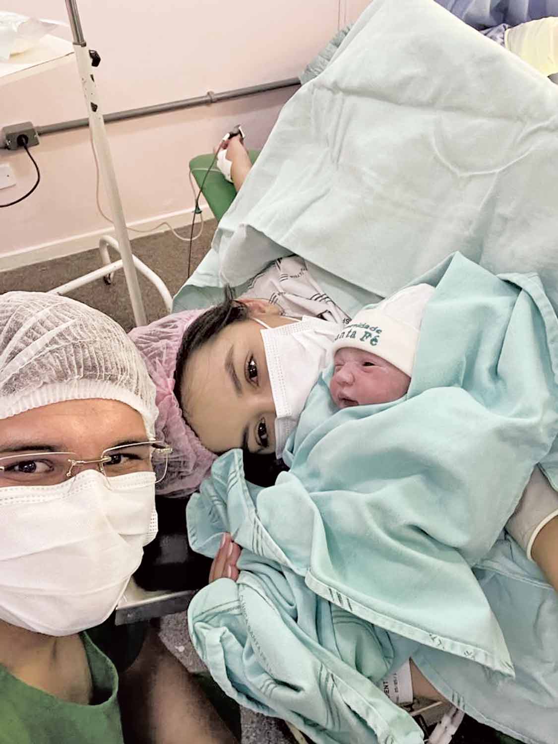 Nasce primeira filha do deputado Oliveira Neto e ele se emociona - Vimarsana News