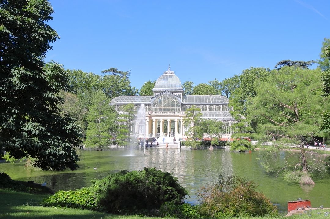 PARQUE DO RETIRO: PULMÃO VERDE DA CAPITAL ESPANHOLA - Vimarsana News
