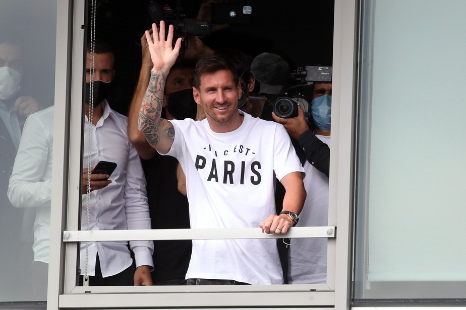Messi chega em Paris para fechar contrato com o PSG - Foto: Reuters 