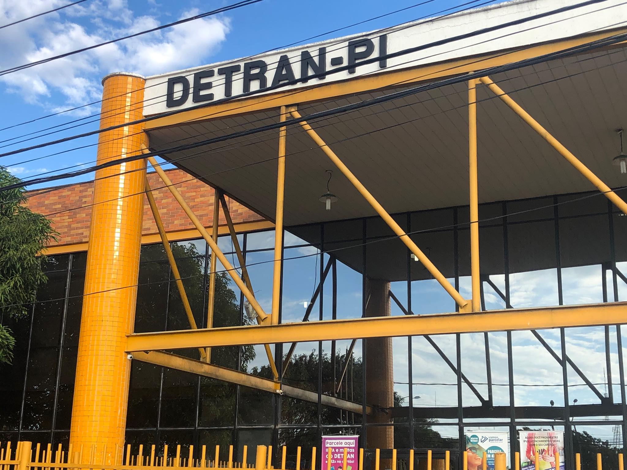 Serviços de habilitação voltam a funcionar no Detran-PI em Teresina (Foto: Meio Norte)