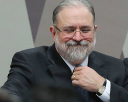 Moraes arquiva pedido para investigar procurador-geral Augusto Aras