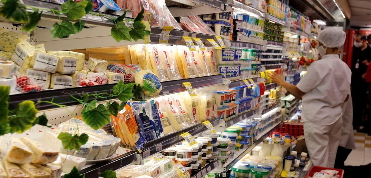 Brasileiro sente os efeitos da disparada dos preços nos supermercados (Divulgação)