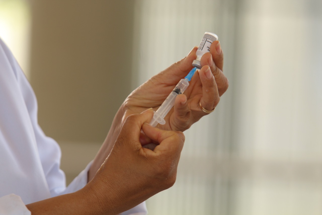 Criminosos enviam falsas mensagens com agendamento da terceira dose da vacina contra a Covid-19 