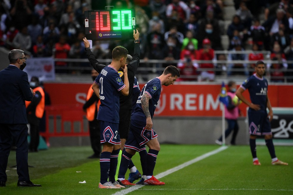 Messi entra no jogo Reims x PSG no lugar de Neymar (Foto: FRANCK FIFE / AFP) 