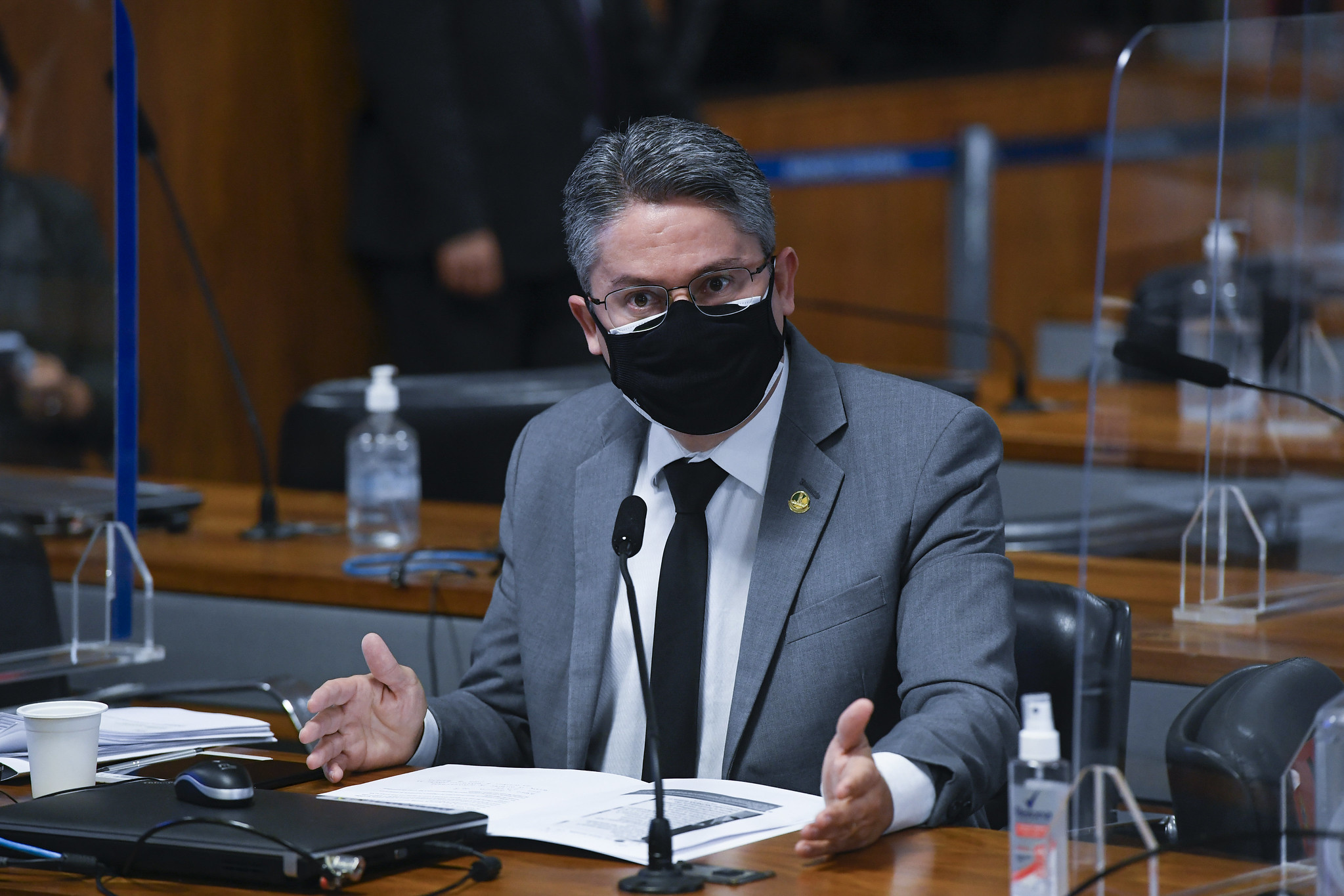 Na CPI da Pandemia, Alessandro Vieira combate o negacionismo. Agora, quer disputar a presidência da República. Foto: Jefferson Rudy/Agência Senado