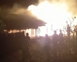 Barracas na praia de Barra Grande pegam fogo e assusta moradores