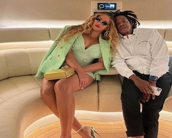 Beyoncé e Jay-Z curtem iate luxuoso avaliado em R$ 2 bilhões; confira fotos