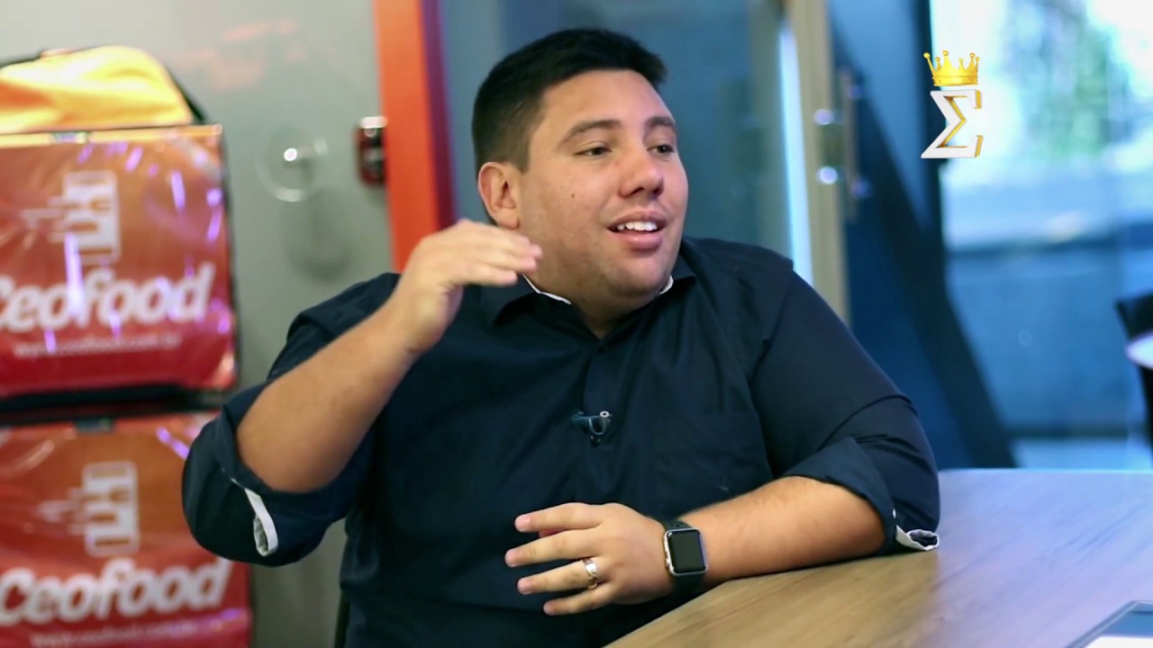 De acordo com as primeiras notícias, a vítima, filho da jornalista Alessandra do Valle, levou um tiro na cabeça e está internado.