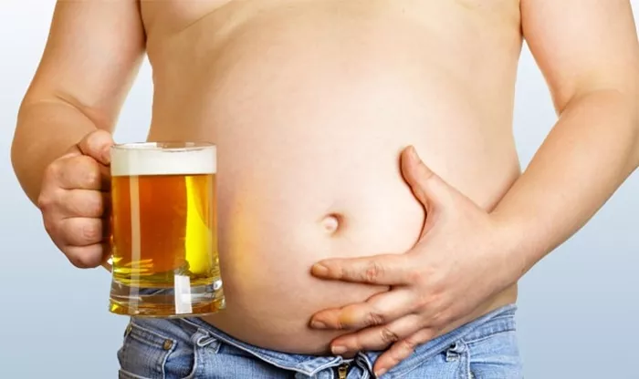  Bucho de cerveja é questionado por várias pessoas que consomem a bebida. (Foto: Reprodução)