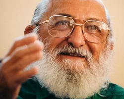 Paulo Freire, aos 100 anos, segue iluminando a autonomia dos cidadãos