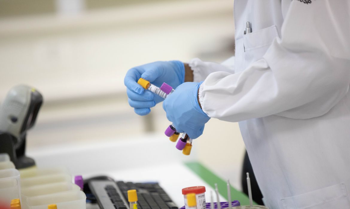 As amostras foram encaminhadas ao laboratório da fundação em Pernambuco, após constatada alteração na carga viral dos pacientes infectados - Foto: Ascom