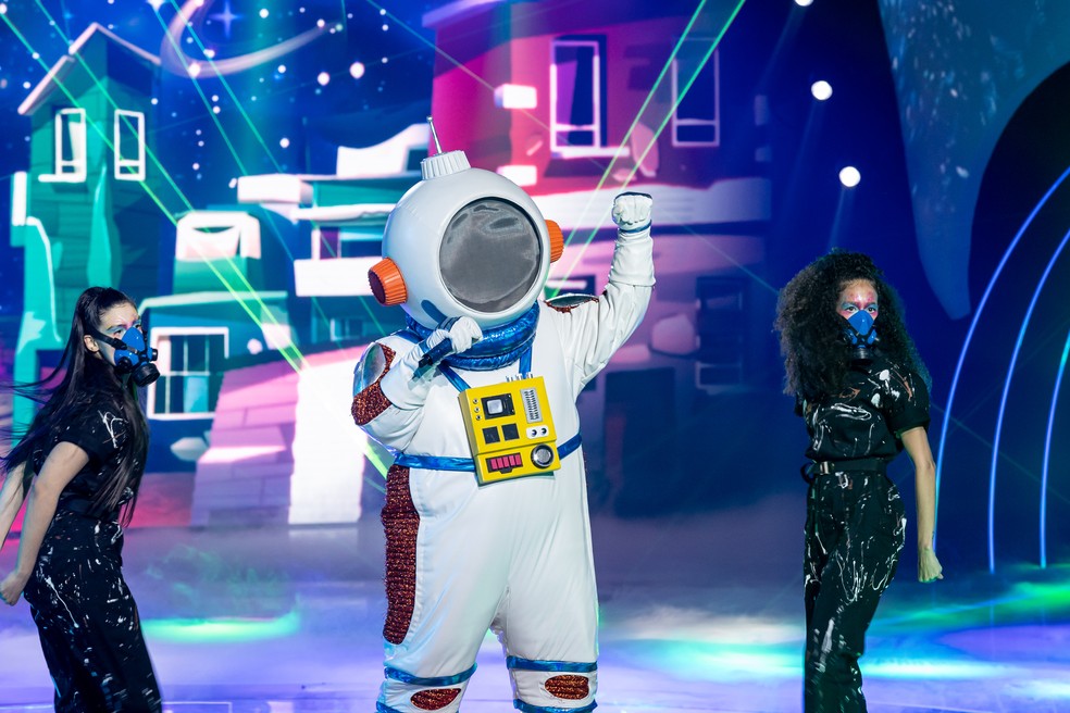 Astronauta cantou e encancou o público e os jurados com sua apresentação. (Foto: Globo-Kelly Fuzaro)
