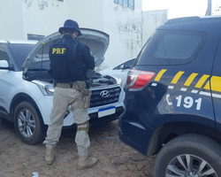 Homem é preso com carro roubado na BR-316 após perseguição da PRF em Timon