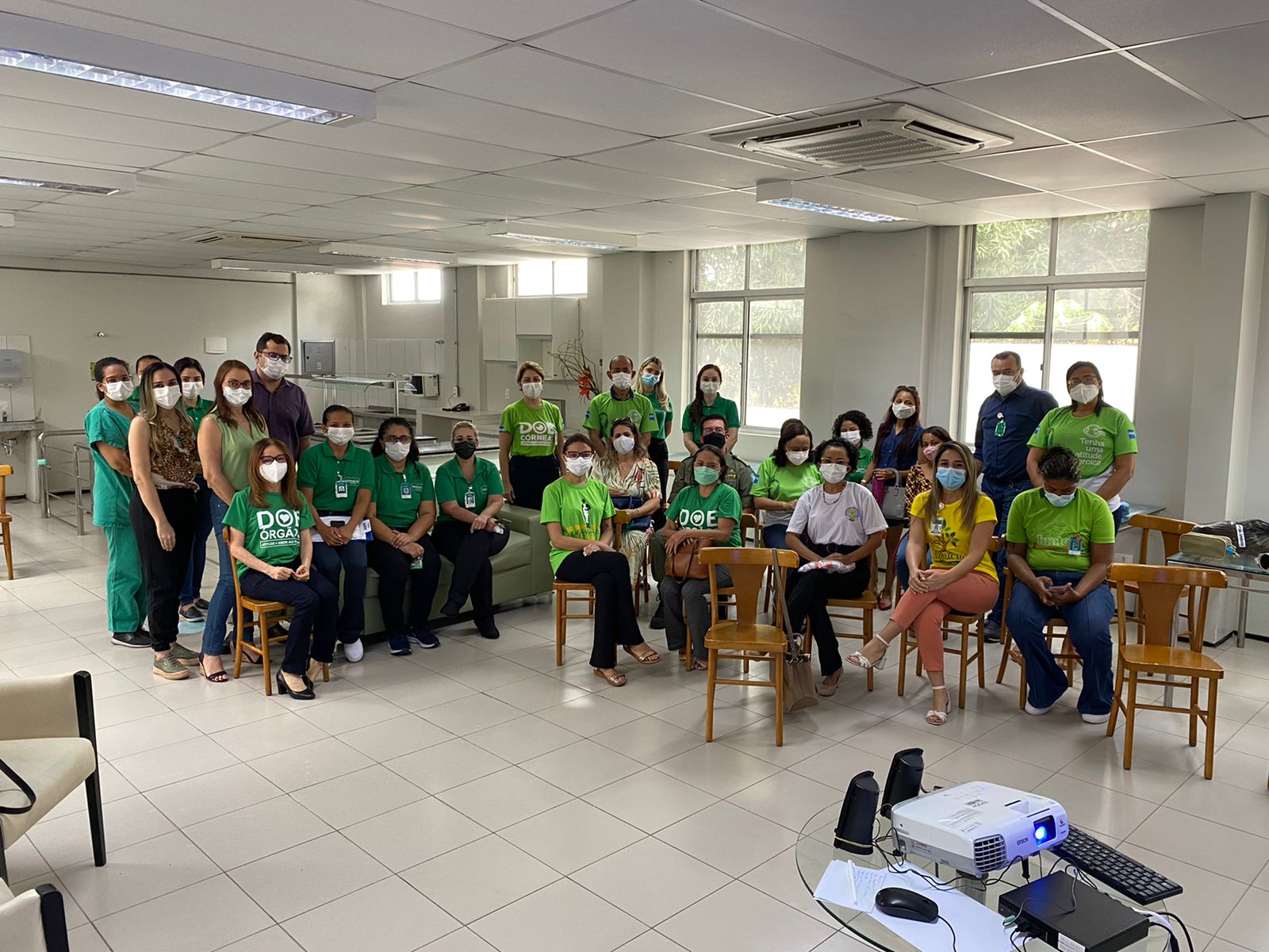 Transplantados e a equipe de transplantes do HUP celebram o Setembro Verde. Foto: Ascom/Unimed 