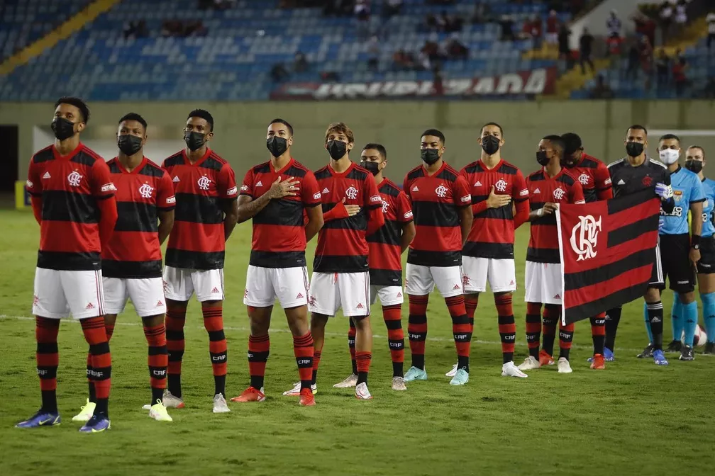  Time do Flamengo perfilado antes do jogo contra o Forte Rio Bananal, pela Copinha (Foto: Gilvan de Souza/CRF)