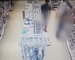 Homem se masturba atrás de adolescente de 14 anos dentro de shopping; vídeo