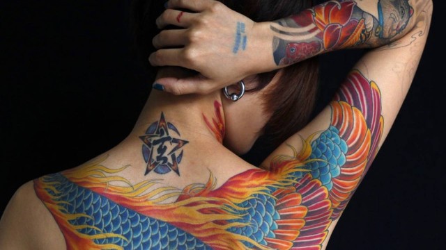 Na União Européia, as tatuagens coloridas passam a ser proibidas  - Reuters