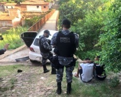 Dupla é presa após perseguição da Força Tática no Parque Rodoviário; vídeo!