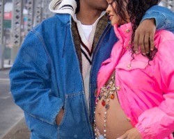 Grávida de seu primeiro filho, Rihanna exibe barriga durante passeio