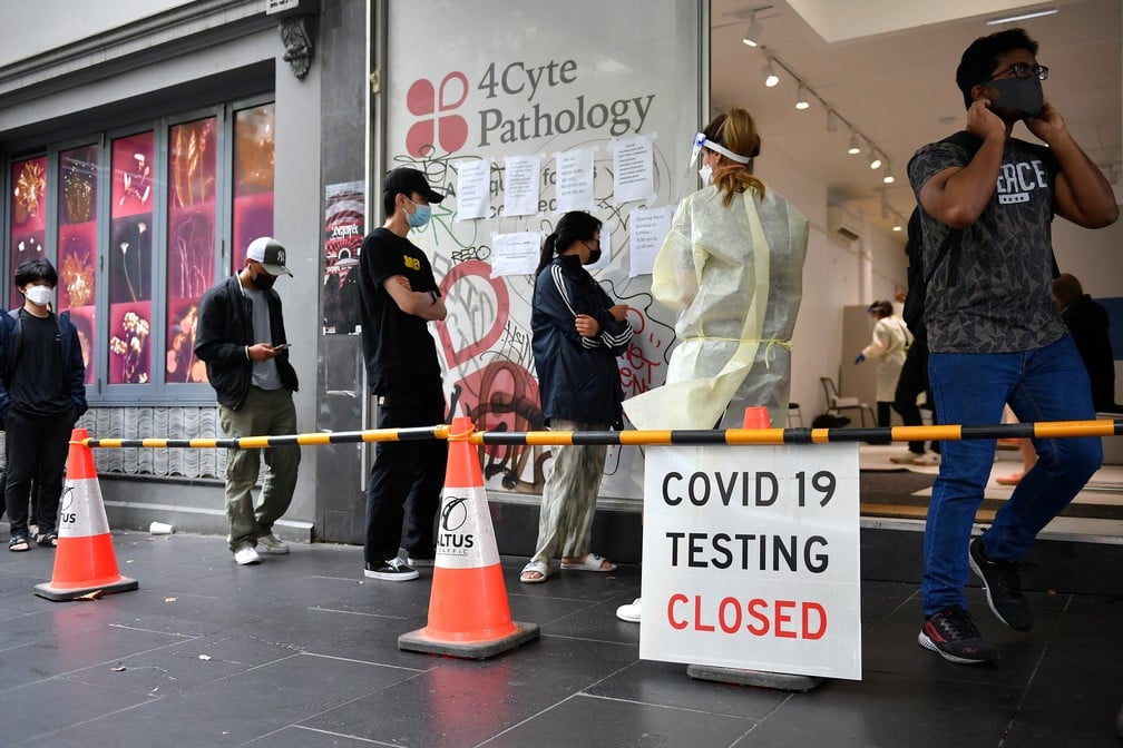 Pessoas fazem filas para testagem da Covid-19 (Foto: Divulgação)