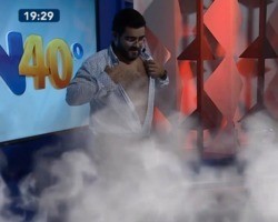 MN40° atinge 100 mil seguidores e Luiz Fortes faz striptease ao vivo; vídeo