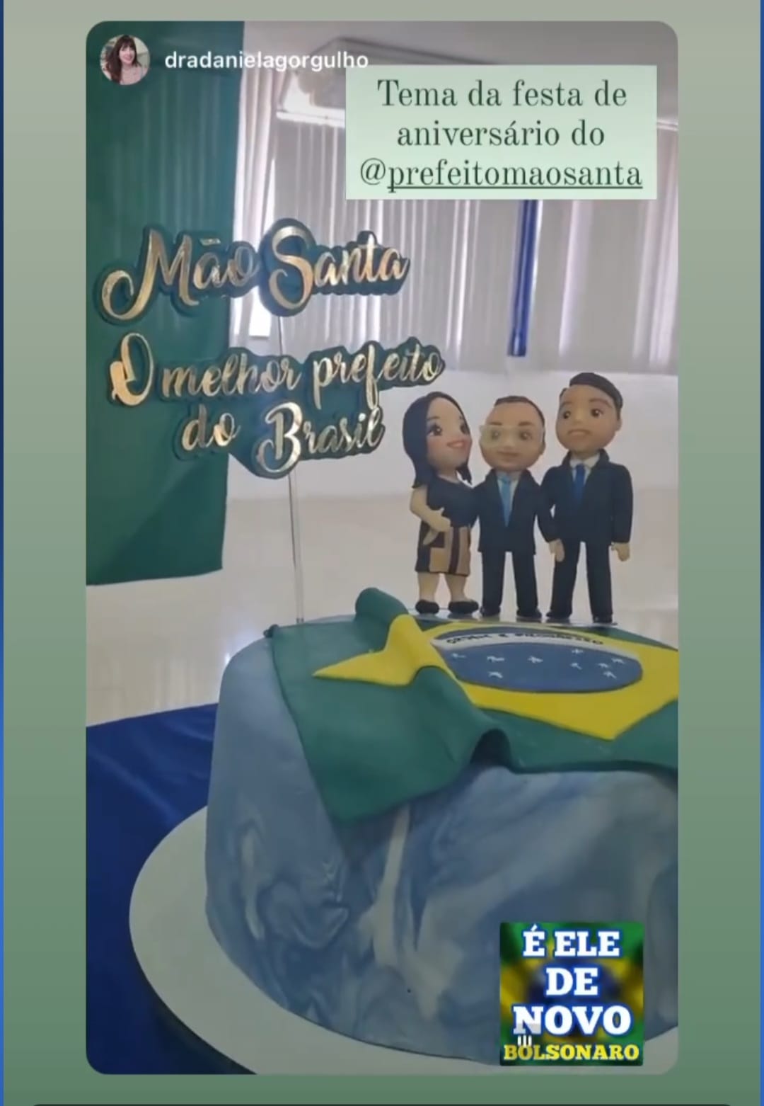 Bolo com a bandeira do Brasil  e bonecos de dona Adalgisa, Mão Santa e Bolsonaro