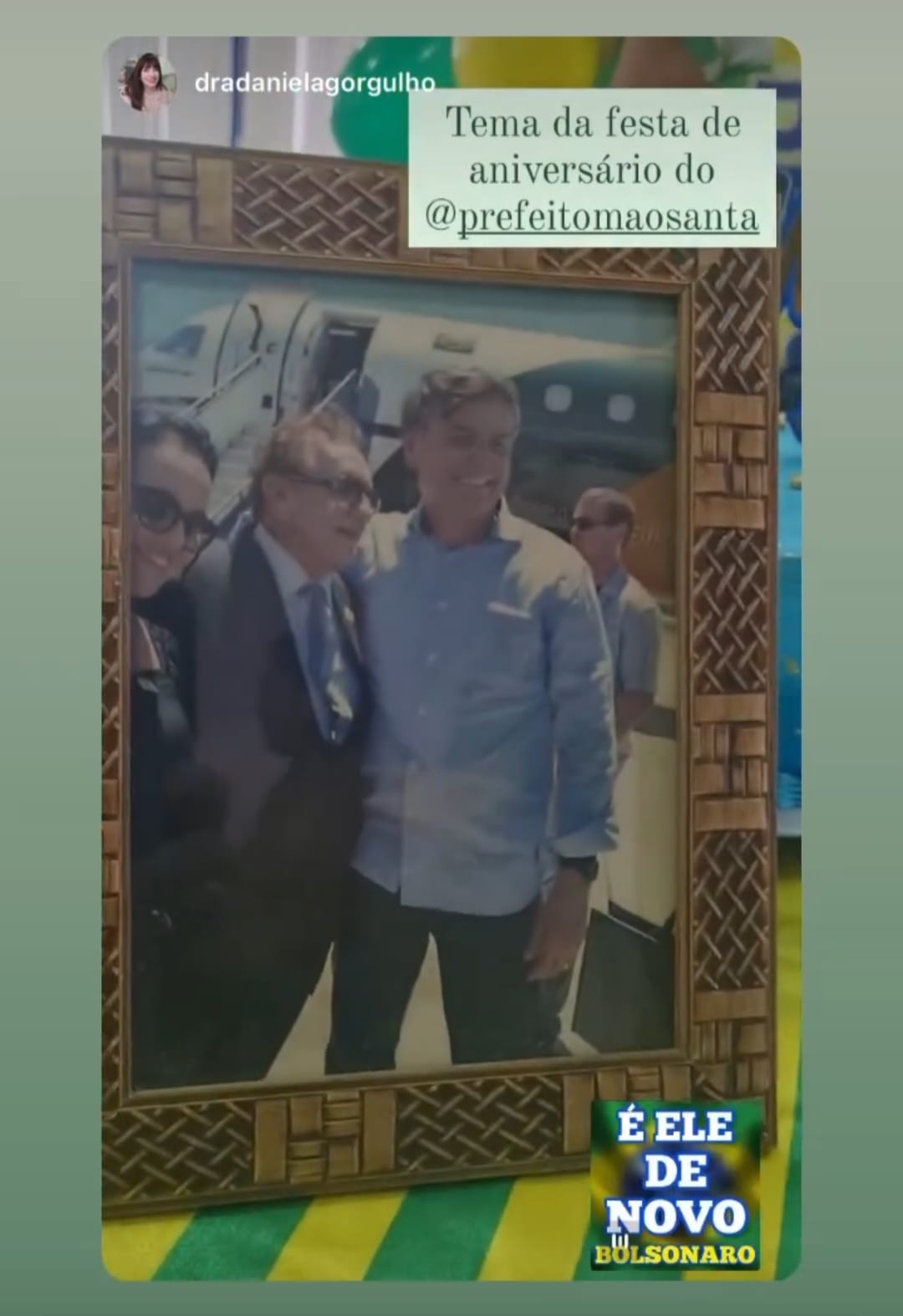 Porta-retrato com dona Adalgisa, Mão Santa e Bolsonaro