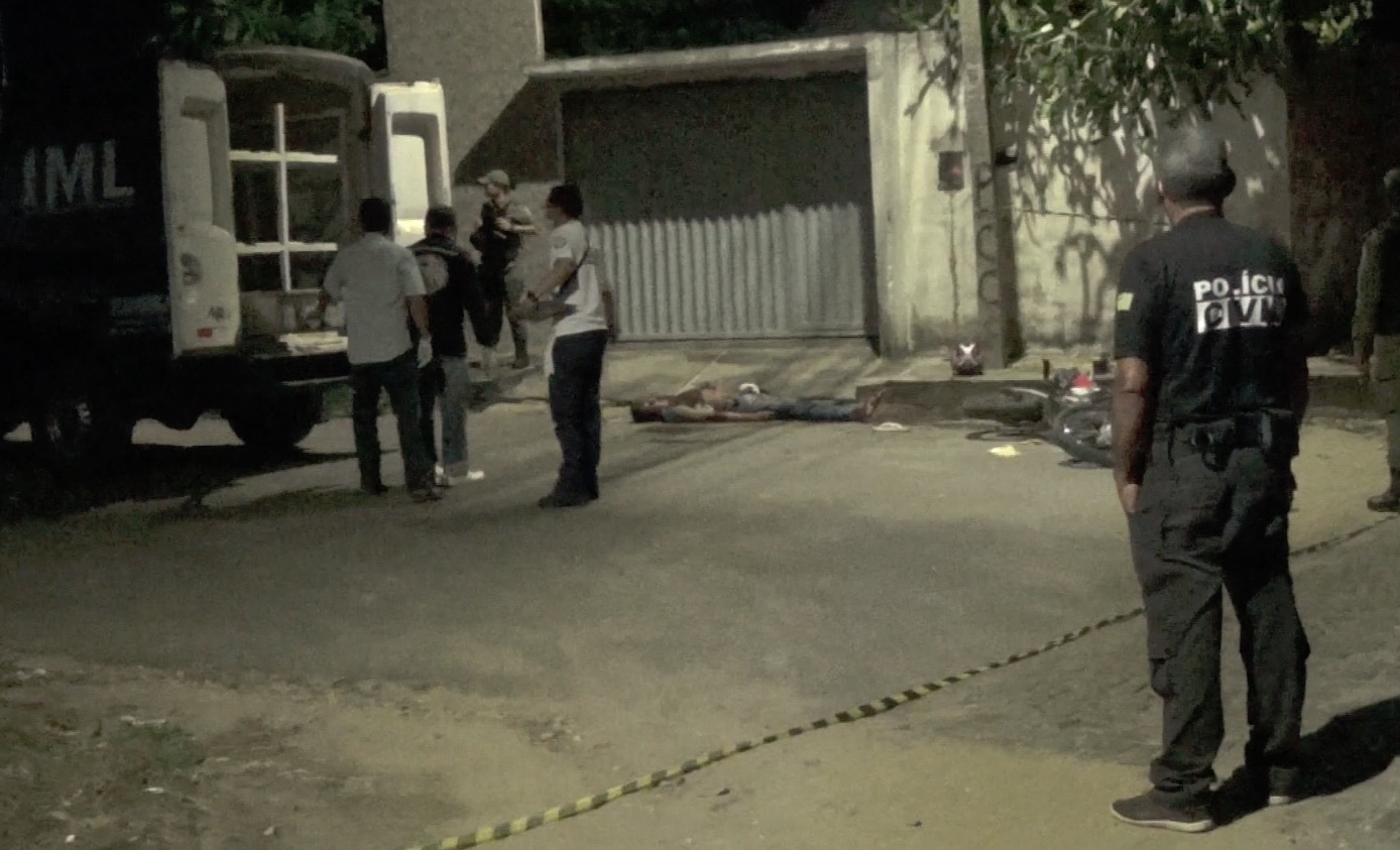 Acusado perdeu o controle da motocicleta e colidiu contra um poste - Foto: Reprodução
