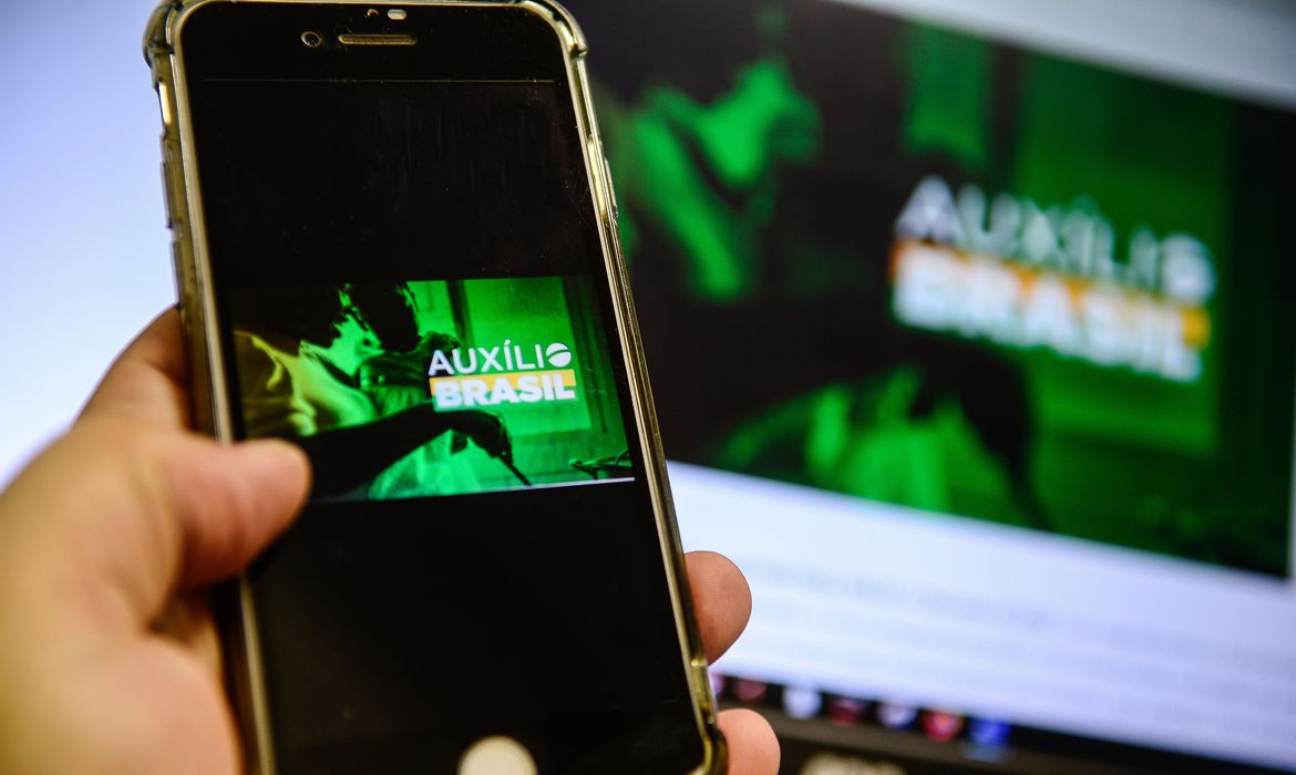 Auxílio Brasil é pago a beneficiários com NIS de final 3. nesta sexta-feira - Foto: Agência Brasil