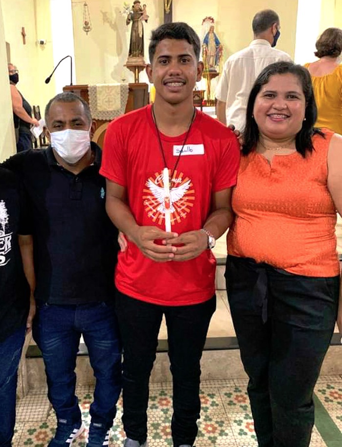 Saulo de Tarso Luz com os pais - Foto: Reprodução