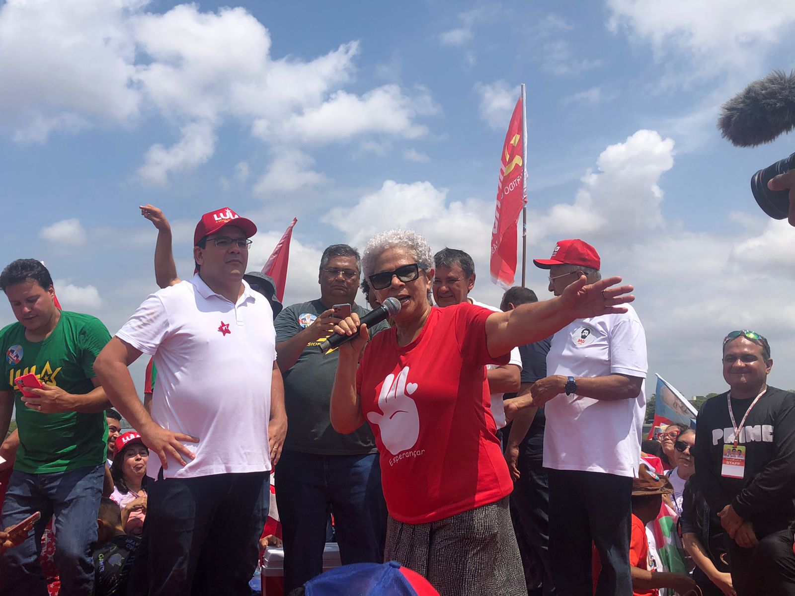 Regina Sousa passou mal em ato pró-Lula. Crédito: Maria Luísa Mendes.