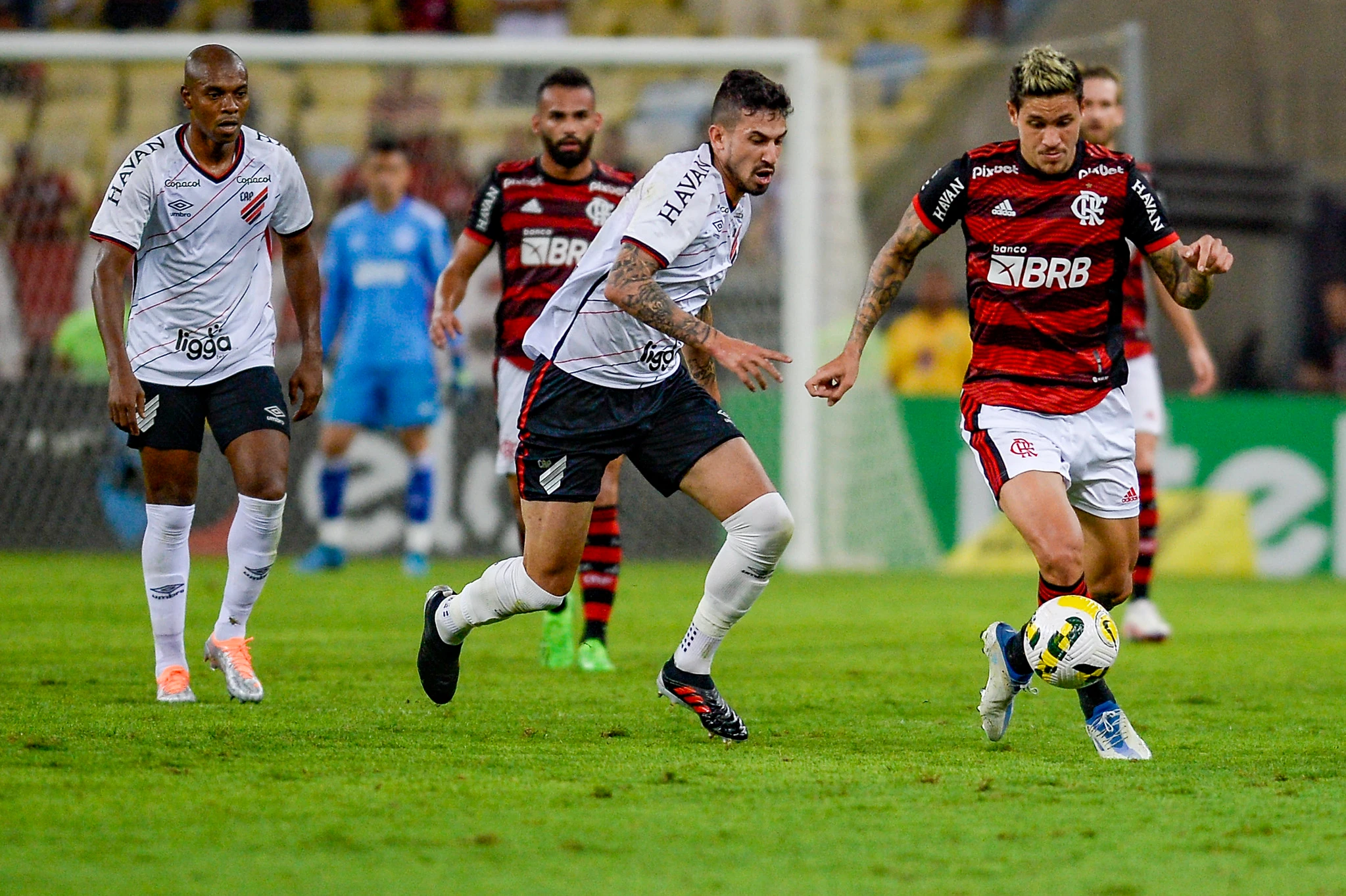 Flamengo e Athletico-PR tem jogos do Brasileirão antecipados para hoje (25) (Foto: Divulgação)
