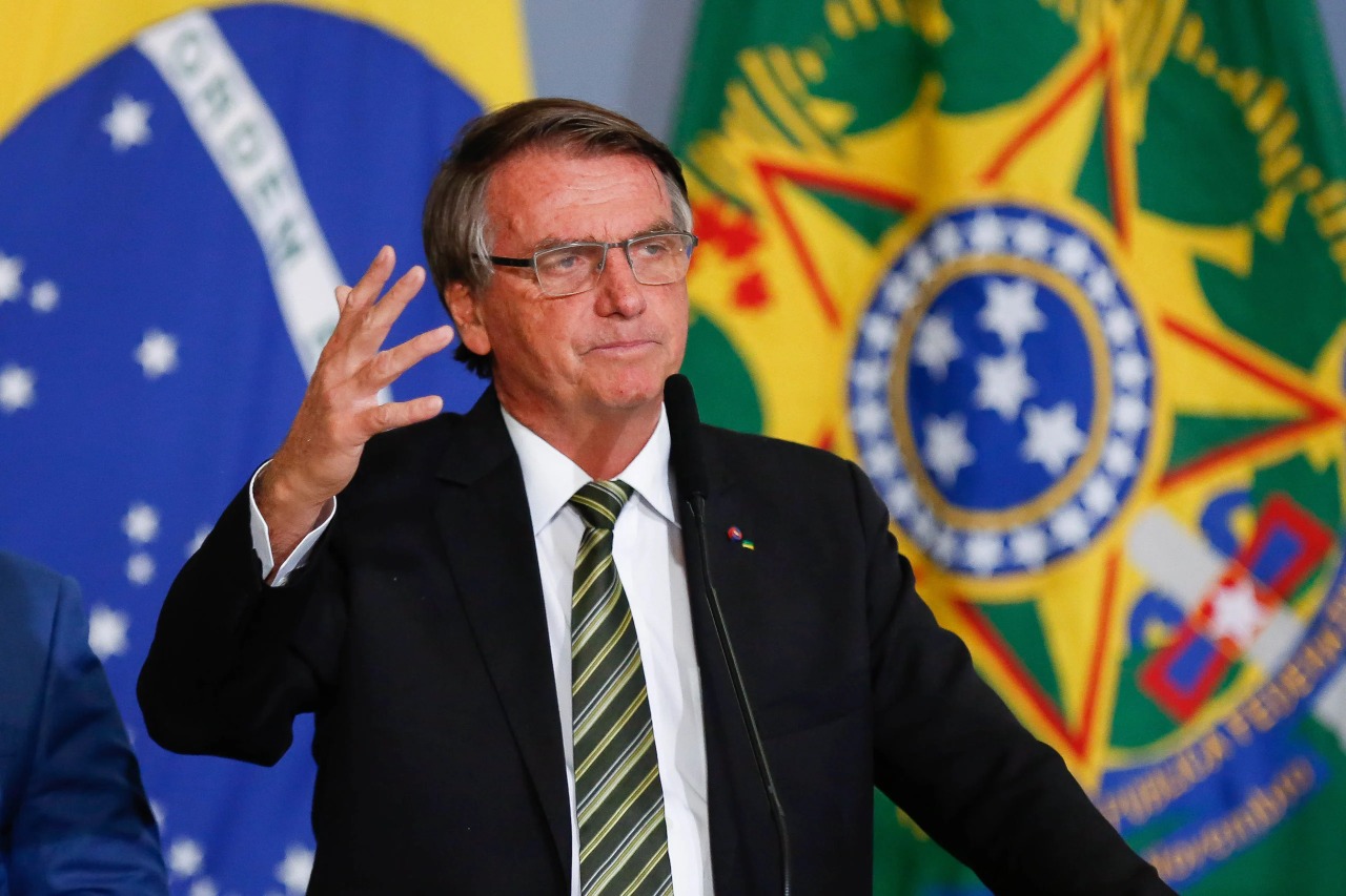 Derrotado, Bolsonaro perderá foro privilegiado e deve ter sigilos expostos