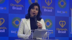 Simone Tebet declara apoio a Lula contra Bolsonaro no 2°turno