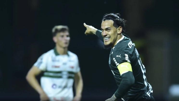 Goleada do Palmeiras sobre o Coritiba trouxe vantagem ao time no Brasileirão- Staff Images