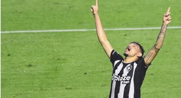 Botadogo fez o gol nos útlimos minutos da partida -  (Foto: Marcos Ribolli) 